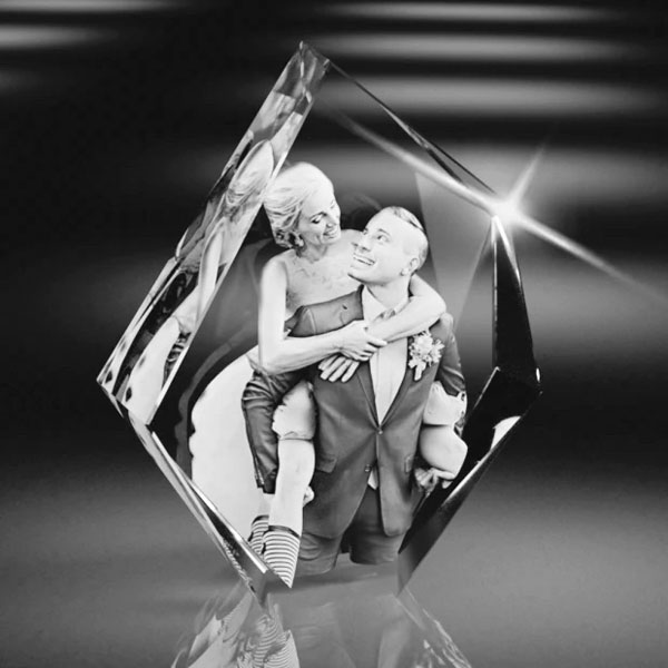 Iceberg 3D Crystal - Wedding Couple